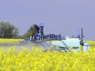 Glyphosate : Bruxelles propose un renouvellement pour 10 ans