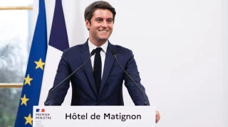 Gabriel Attal fourbit ses armes avant le Sia