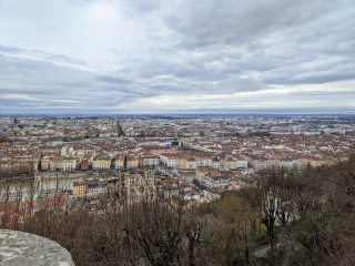 Une population régionale en plus forte hausse dans les grandes aires urbaines 