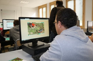 Se challenger dans la gestion virtuelle d’une exploitation agricole