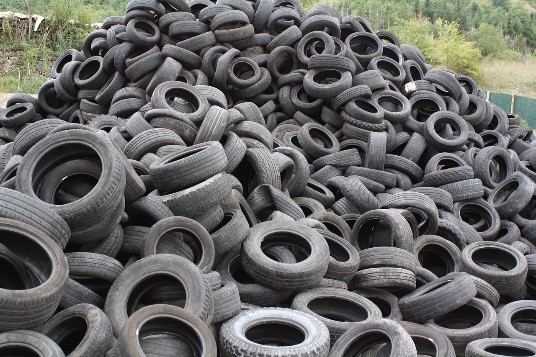 Préparez la collecte de pneus agricoles usagés