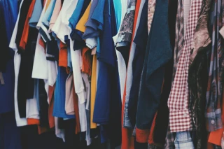 Livres, vêtements, jouets… On a tendance à amasser plus ou moins utiles au quotidien, d’où l’intérêt de faire du vide de temps à autre.