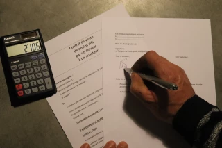 Pour les responsables syndicaux, la loi Egalim2 et la contractualisation qui va avec constituent une opportunité pour les agriculteurs, qui doivent s’en emparer, en soumettant à leurs acheteurs de bovins un contrat.