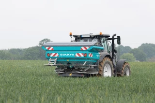 Epandeur d’engrais : sept règles à suivre pour bien travailler