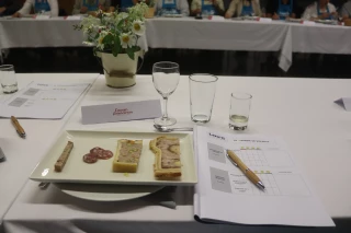 Concours des produits fermiers : séance de dégustation savoureuse et conviviale