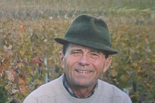 Pilier de l'AOC côte-roannaise, Robert Sérol, le viticulteur au chapeau, est décédé