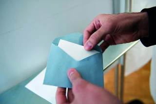 Le scrutin de liste paritaire étendu aux communes de moins de 1 000 habitants