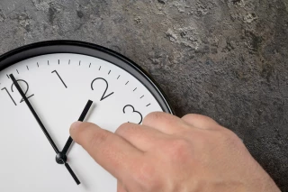 Changement d’heure : pourquoi il faudra avancer nos horloges ce week-end