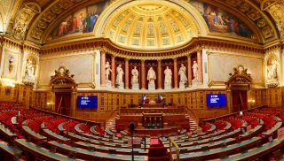 La loi d'urgence définitivement adoptée